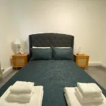 London Charm - 3 Bedroom House Near Canary Wharf