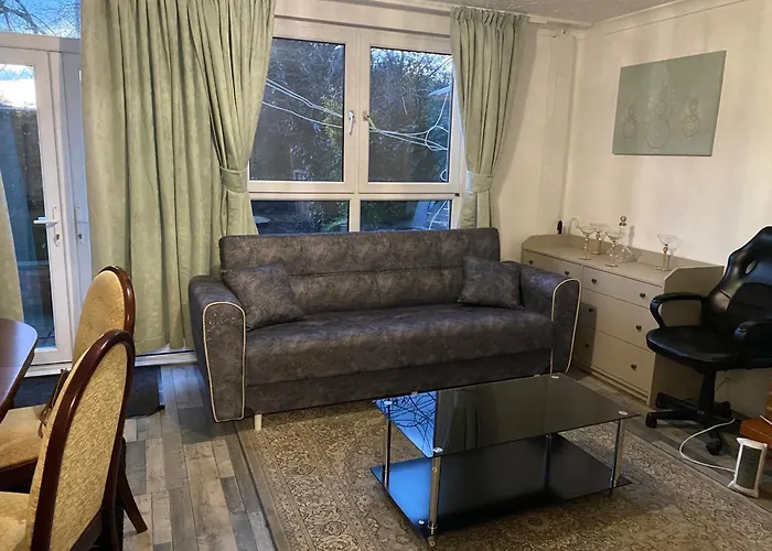 London Charm - 3 Bedroom House Near Canary Wharf