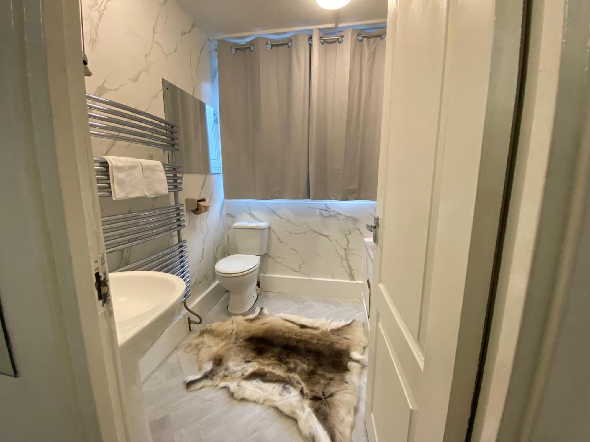 Charm - 3 Bedroom House Near Canary Wharf Casa vacanze Londra