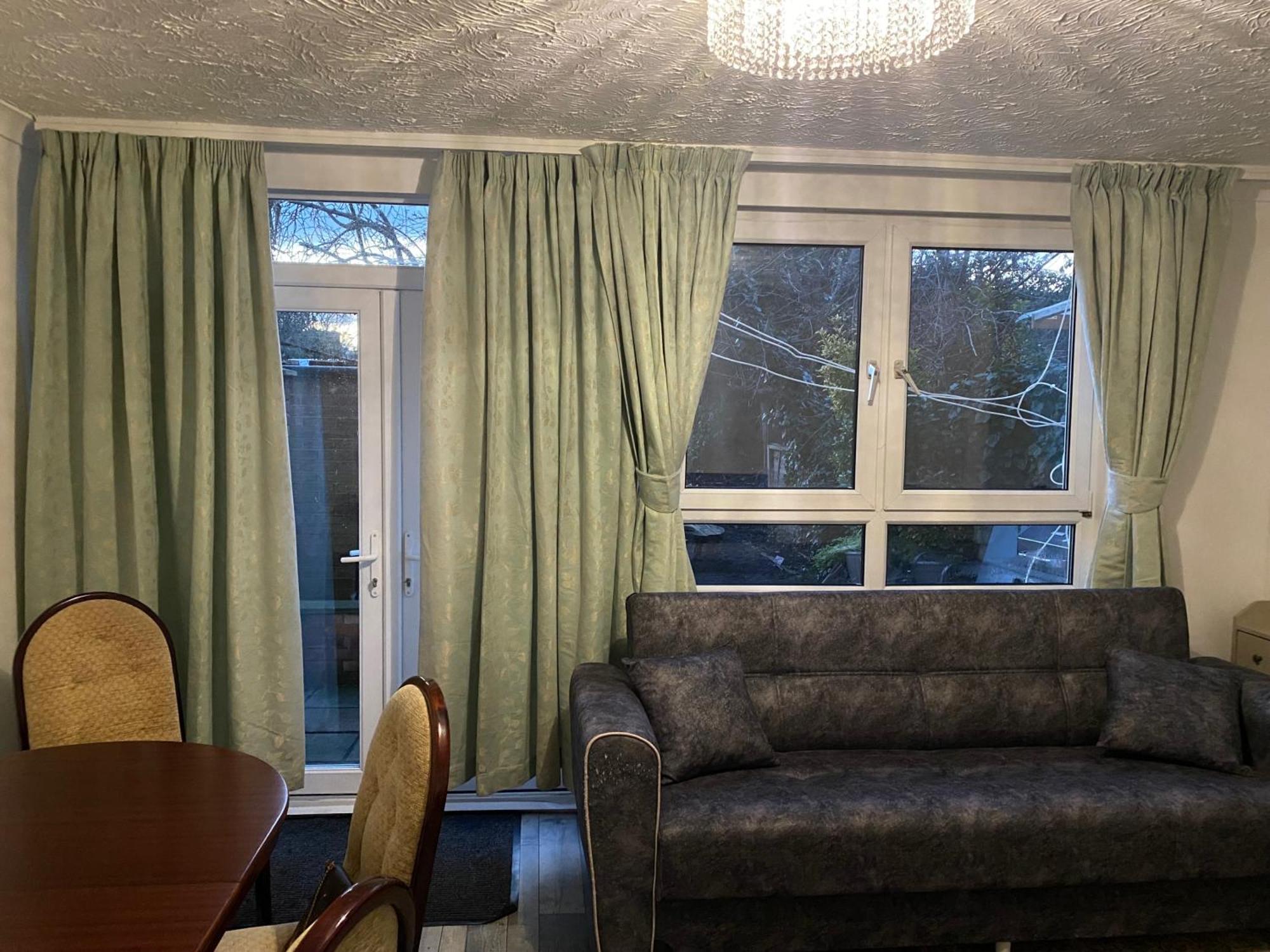 Charm - 3 Bedroom House Near Canary Wharf Casa vacanze Londra