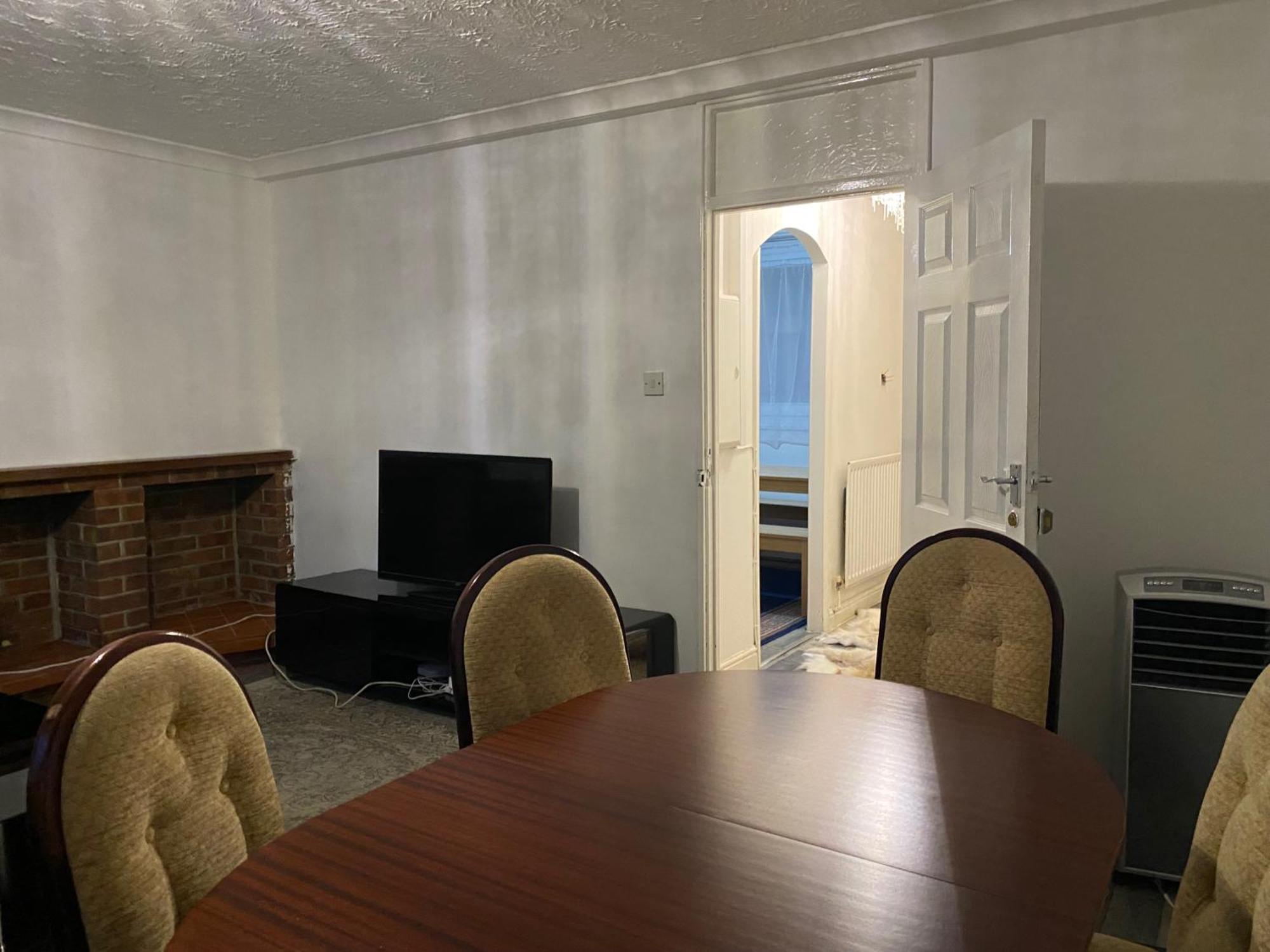 Charm - 3 Bedroom House Near Canary Wharf *